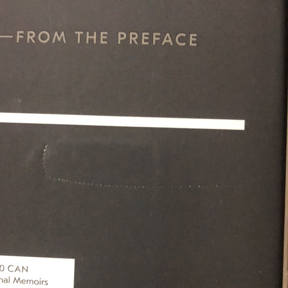 Becoming by Michelle Obama hardcover book - Picture 3 of 4